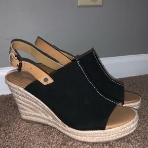 Woman’s Wedge Sandal